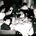 Paul et Madd Nelson avec leurs fils. 1960
